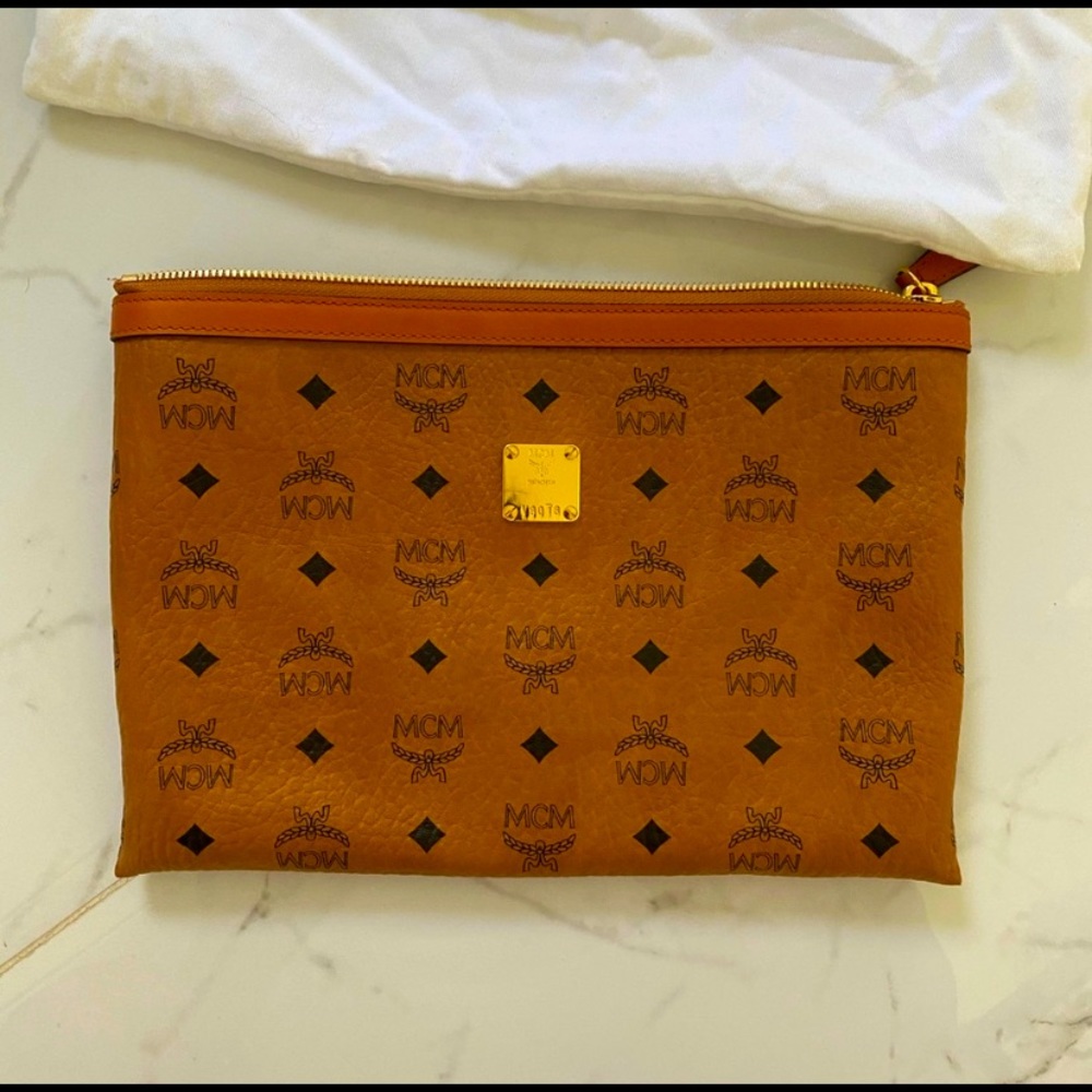 MCM Clutch! Only used twice. No damages.